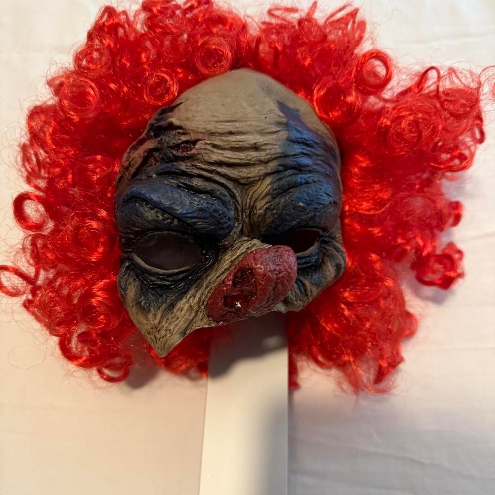 Spirit Halloween Wriggly Mortie Undead Clown Full Latex Mask Red Hair 14-16